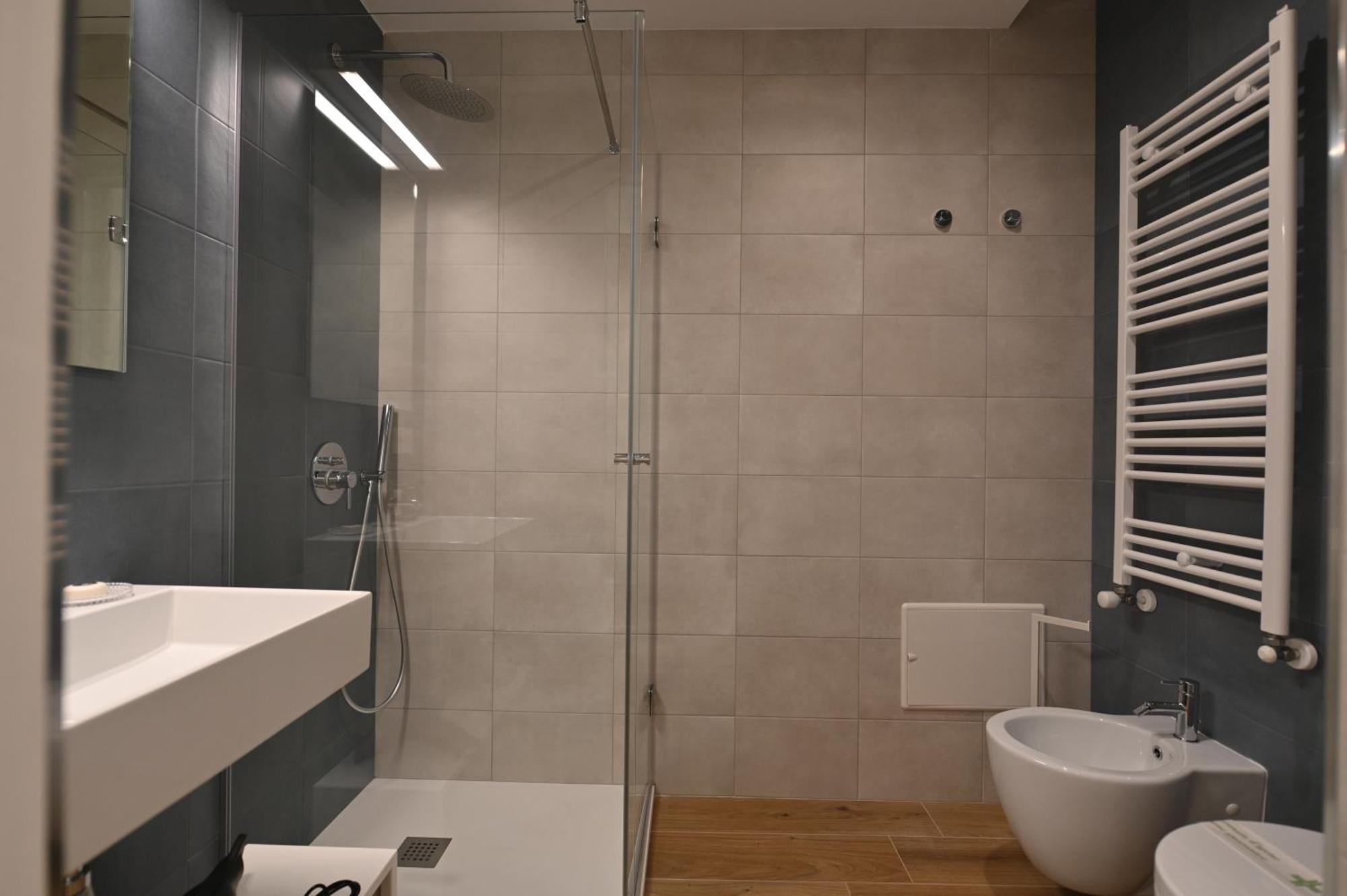 Me Too - Exclusive Apartments Bari Exterior photo