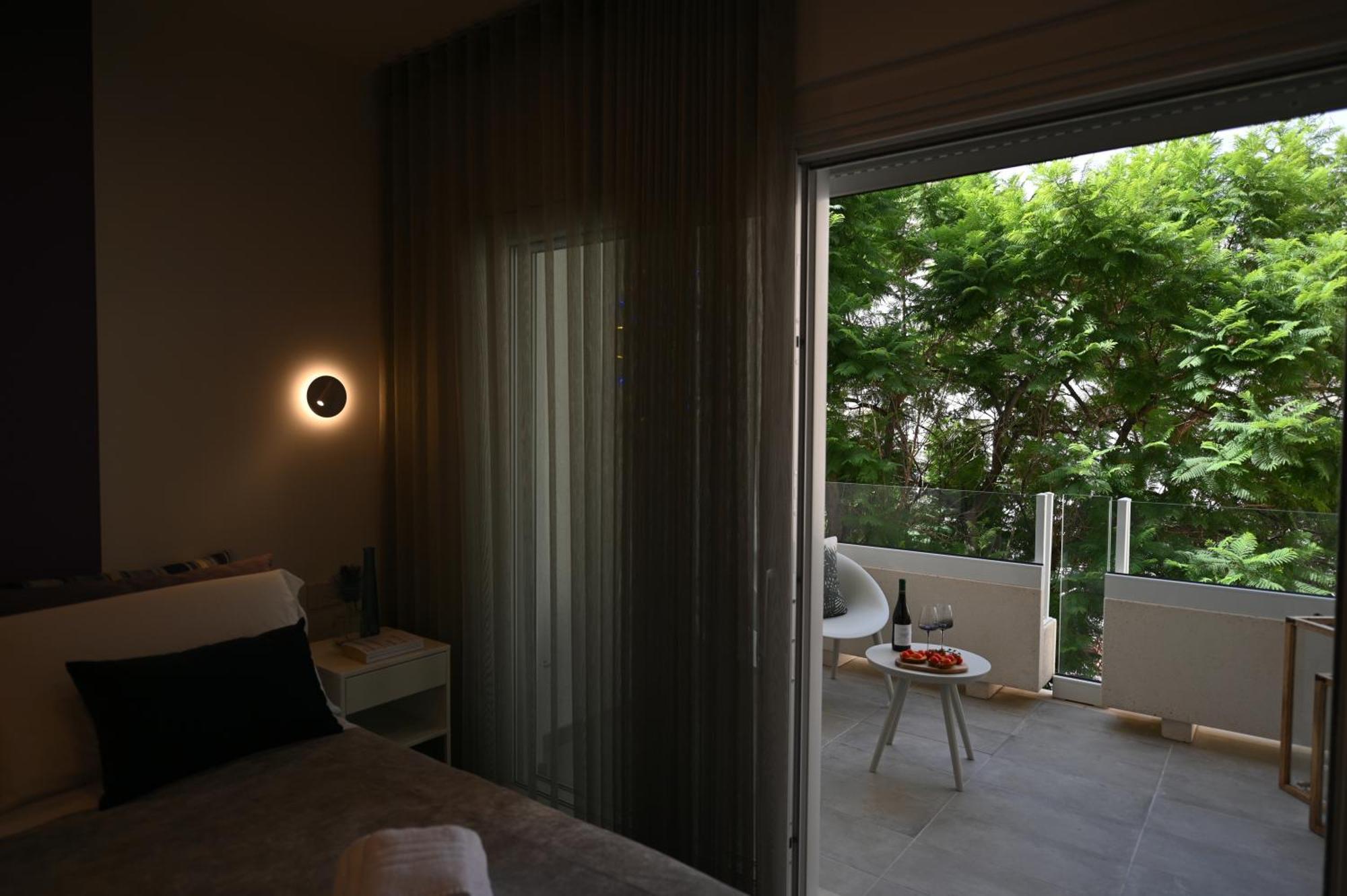 Me Too - Exclusive Apartments Bari Exterior photo